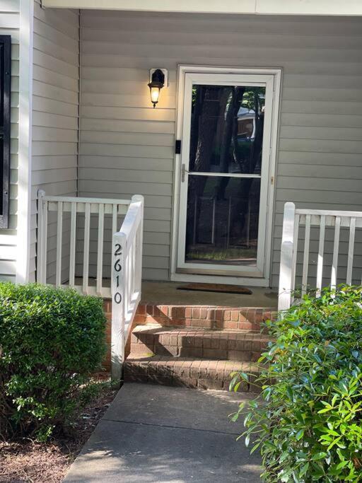 Апартаменты Simple Elegant Townhouse Dt Raleigh Ncsu Экстерьер фото