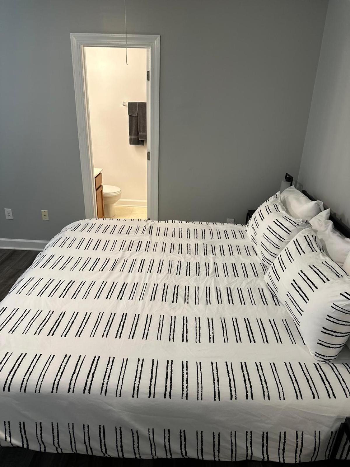 Апартаменты Simple Elegant Townhouse Dt Raleigh Ncsu Экстерьер фото